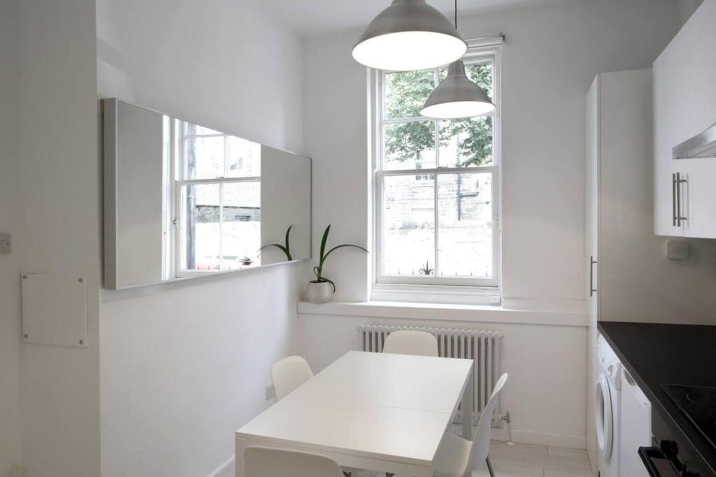 Beautiful Scandi-Inspired One Bed In Stockbridge 에든버러 외부 사진